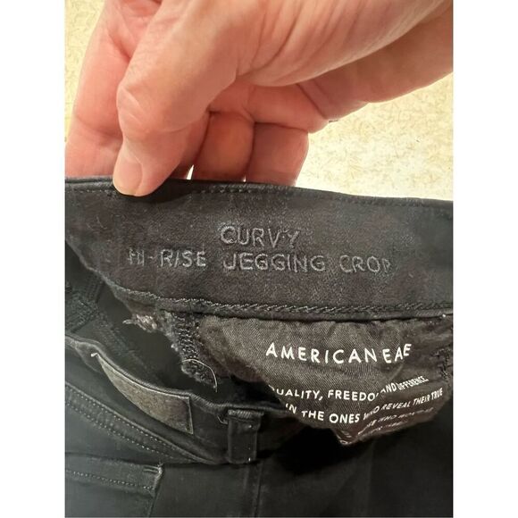 American Eagle Black Button Fly-Curvry-Hi Rise-Crop Jegging Sz 4 - Picture 4 of 9